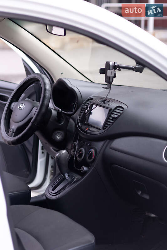 Хетчбек Hyundai i10 2013 в Кременчуці фото 11 Хетчбек Hyundai i10 2013 в Кременчуці