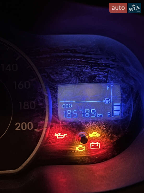 Хетчбек Hyundai i10 2012 в Чернівцях фото 32 Хетчбек Hyundai i10 2012 в Чернівцях