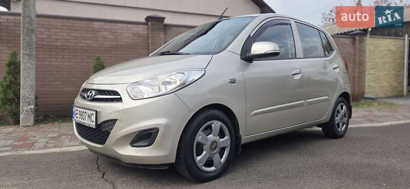 Hyundai i10 2013 Hyundai i10 2013