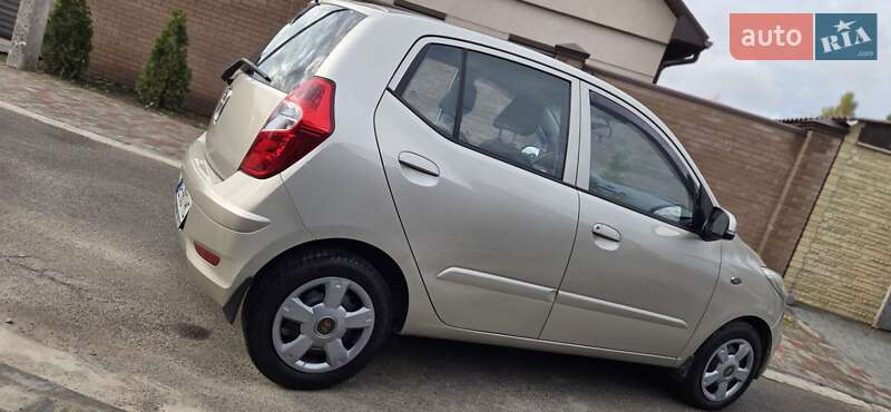 Хэтчбек Hyundai i10 2013 в Кривом Роге фото 11 Хэтчбек Hyundai i10 2013 в Кривом Роге