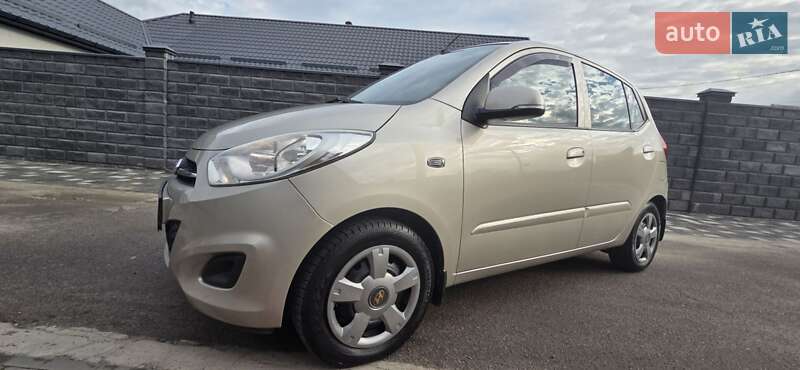 Хэтчбек Hyundai i10 2013 в Кривом Роге фото 16 Хэтчбек Hyundai i10 2013 в Кривом Роге