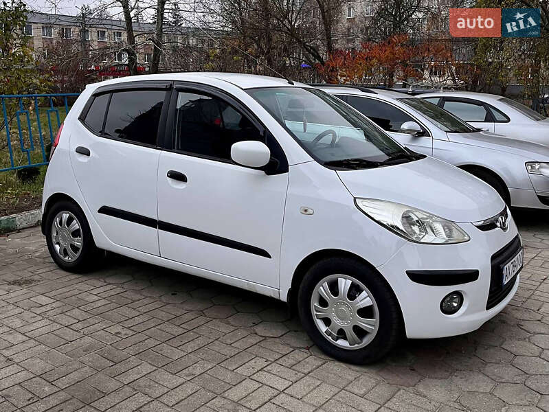 Хетчбек Hyundai i10 2008 в Охтирці