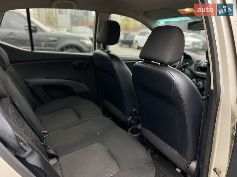 Хетчбек Hyundai i10 2013 в Києві фото 12 Хетчбек Hyundai i10 2013 в Києві