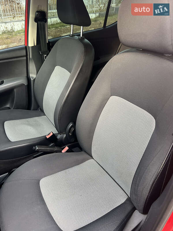 Хетчбек Hyundai i10 2008 в Кропивницькому фото 10 Хетчбек Hyundai i10 2008 в Кропивницькому