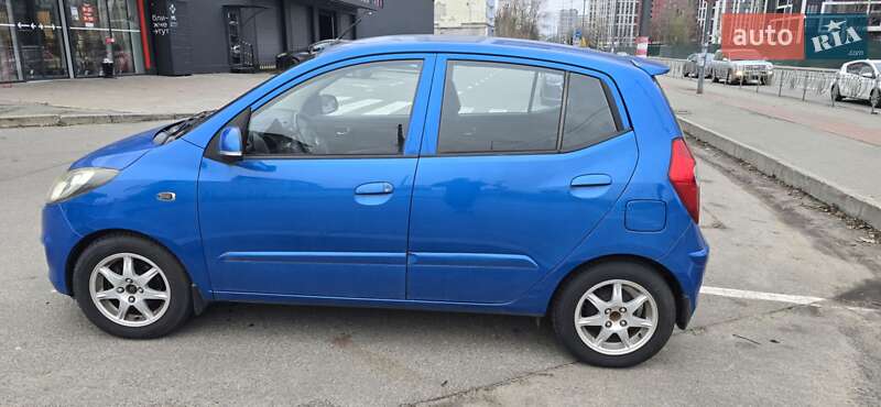 Хетчбек Hyundai i10 2011 в Києві