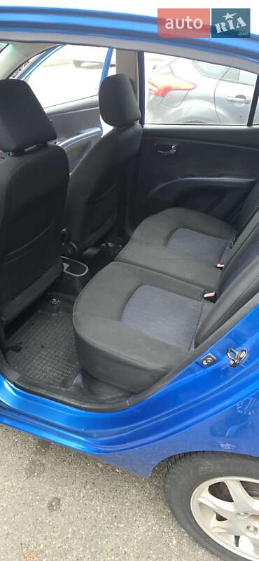 Хетчбек Hyundai i10 2011 в Києві