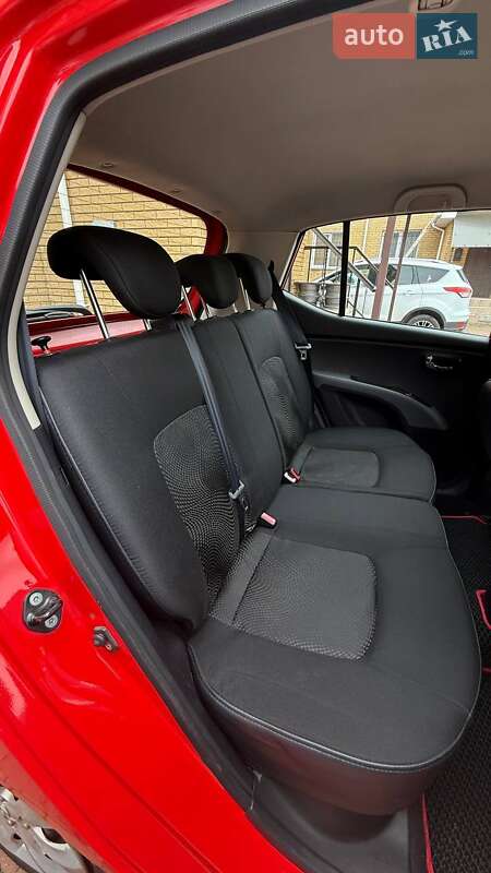 Хэтчбек Hyundai i10 2011 в Киеве фото 8 Хэтчбек Hyundai i10 2011 в Киеве