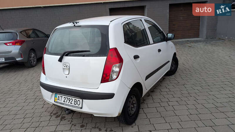 Хэтчбек Hyundai i10 2010 в Ивано-Франковске