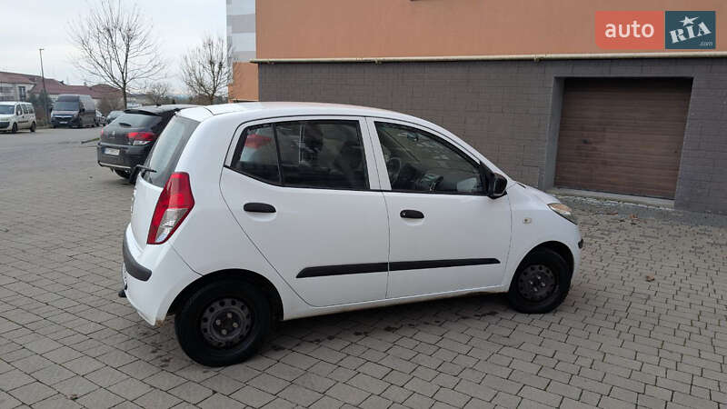 Хэтчбек Hyundai i10 2010 в Ивано-Франковске