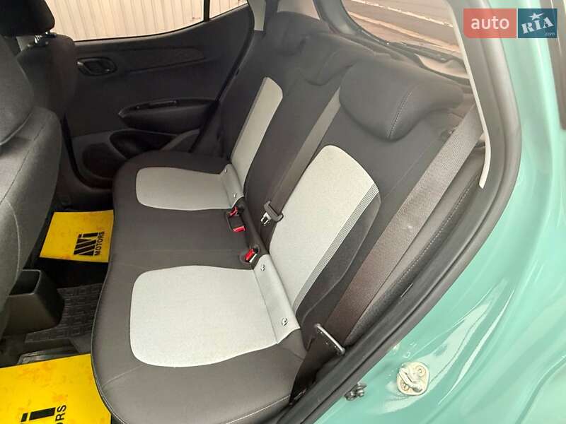 Хетчбек Hyundai i10 2022 в Києві