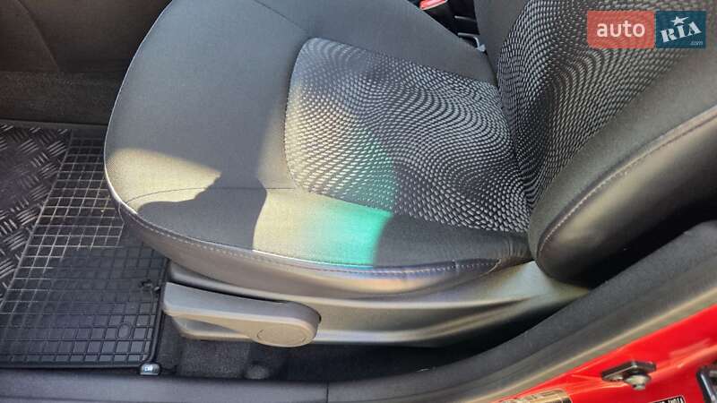 Хэтчбек Hyundai i10 2013 в Харькове фото 35 Хэтчбек Hyundai i10 2013 в Харькове