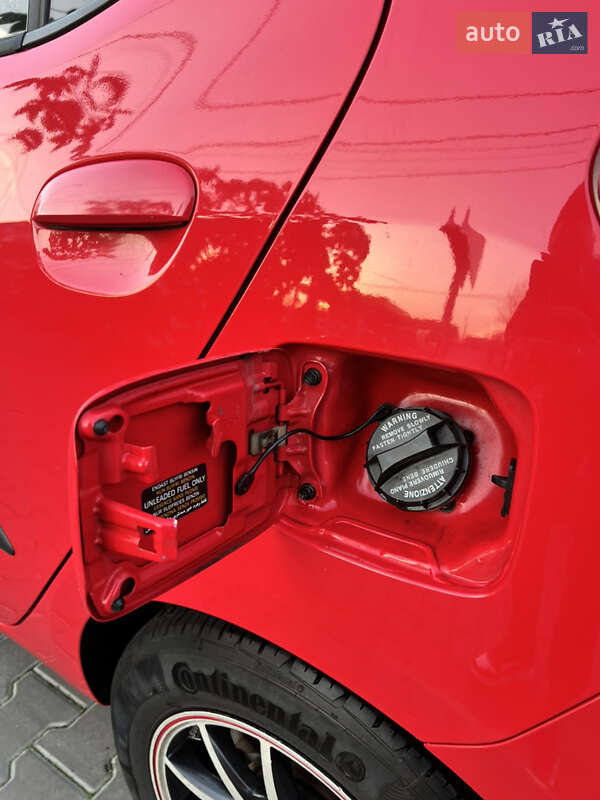 Хэтчбек Hyundai i10 2008 в Одессе