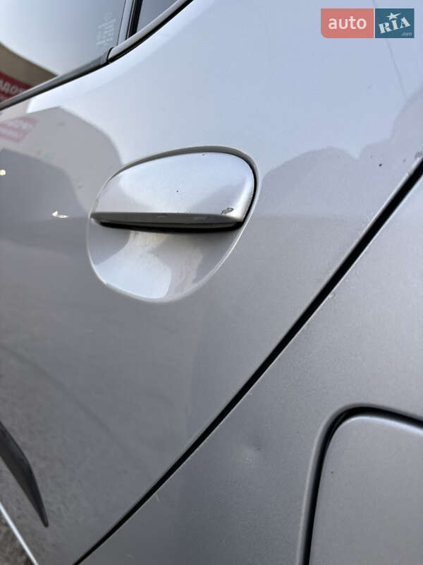 Хетчбек Hyundai i10 2009 в Кривому Розі