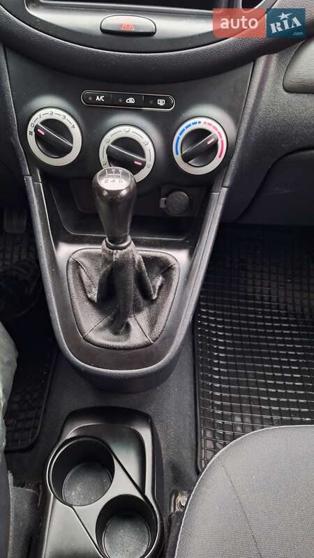 Хетчбек Hyundai i10 2008 в Києві