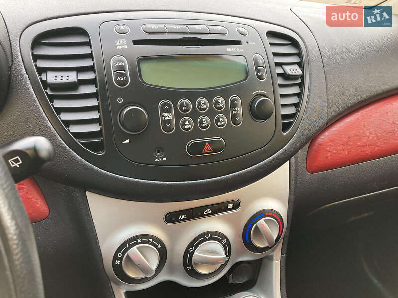 Хэтчбек Hyundai i10 2008 в Одессе