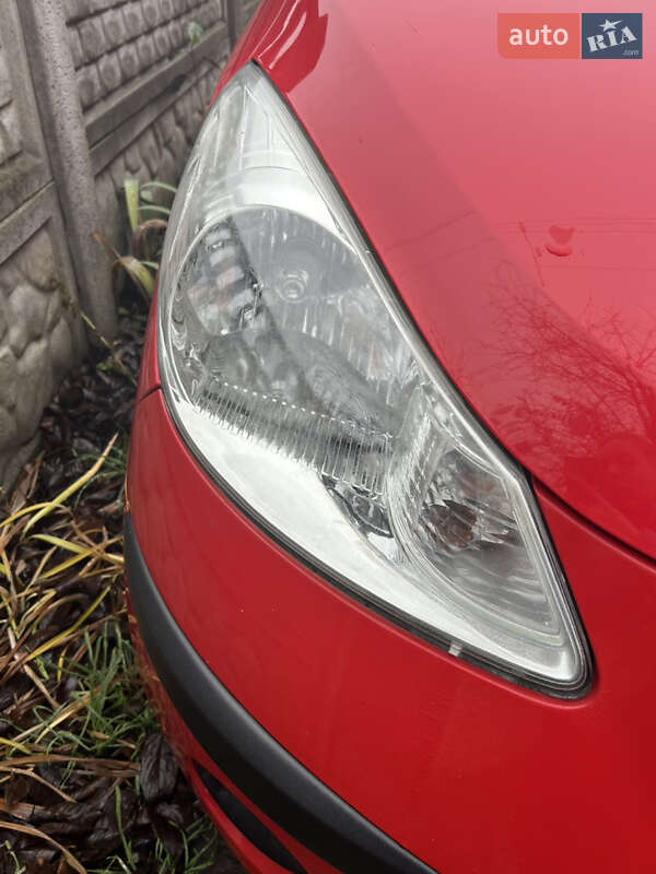 Хэтчбек Hyundai i10 2008 в Киеве