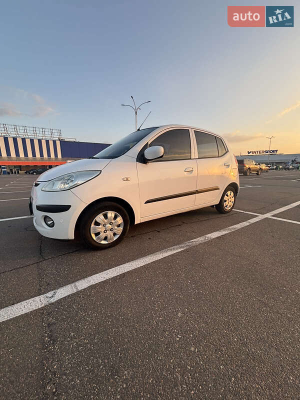 Хэтчбек Hyundai i10 2008 в Одессе