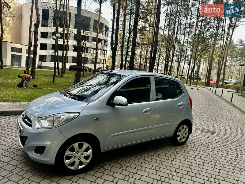 Хэтчбек Hyundai i10 2012 в Киеве