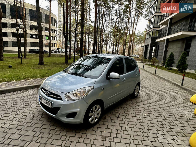 Хэтчбек Hyundai i10 2012 в Киеве