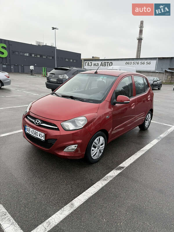Хэтчбек Hyundai i10 2012 в Киеве