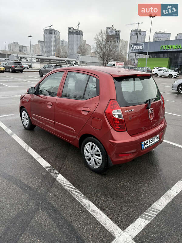 Хэтчбек Hyundai i10 2012 в Киеве