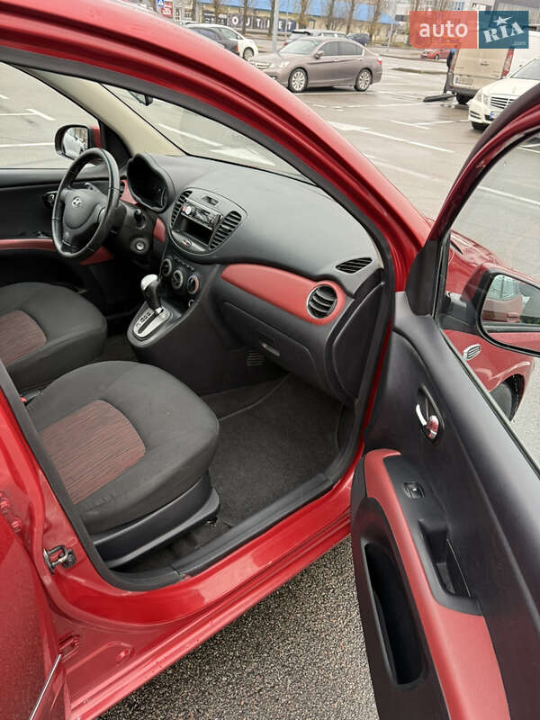 Хэтчбек Hyundai i10 2012 в Киеве