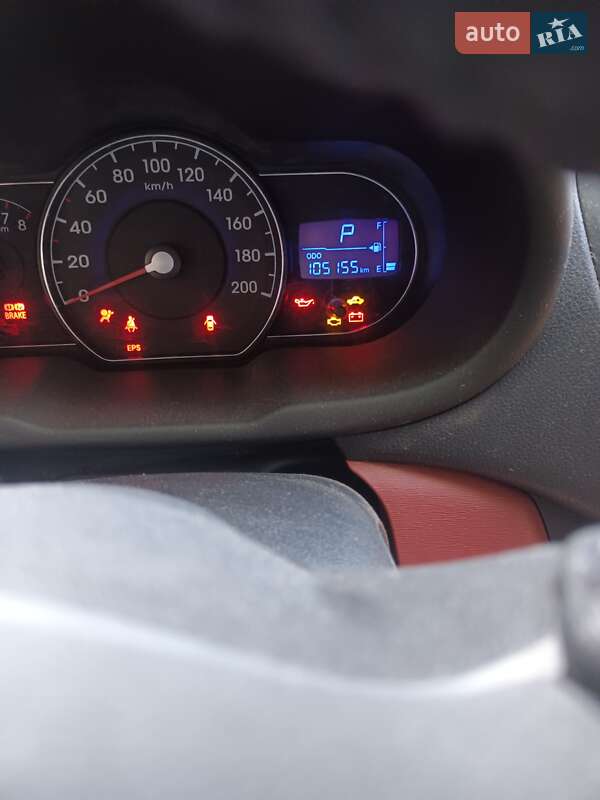 Хэтчбек Hyundai i10 2013 в Ромнах