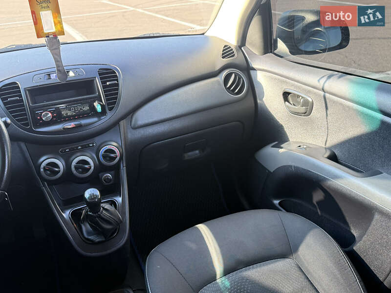 Хетчбек Hyundai i10 2011 в Одесі