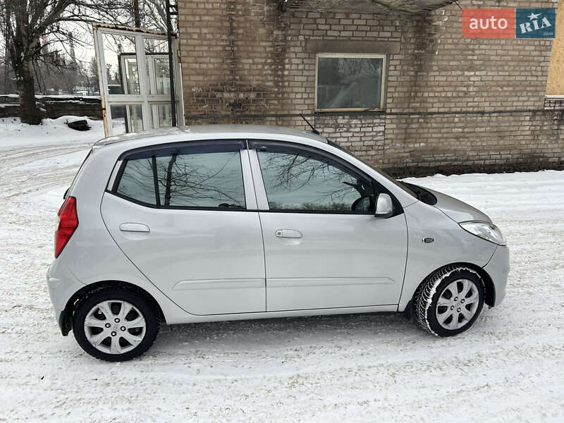 Хетчбек Hyundai i10 2012 в Запоріжжі