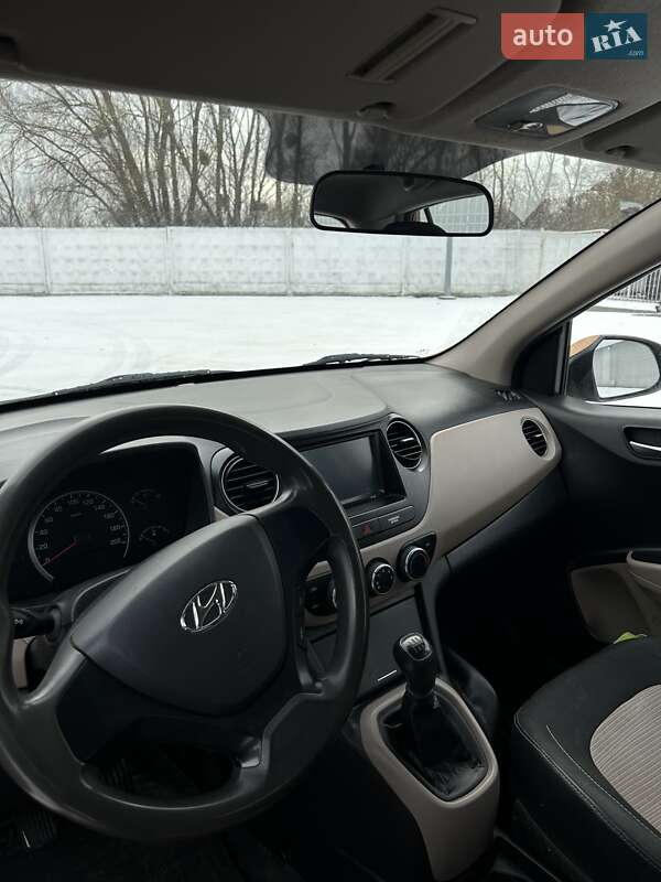 Хетчбек Hyundai i10 2015 в Києві