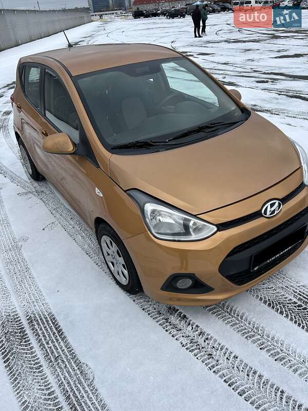 Хетчбек Hyundai i10 2015 в Києві