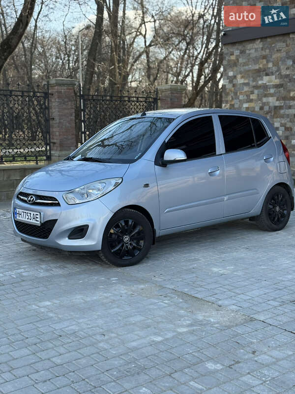 Хетчбек Hyundai i10 2011 в Одесі