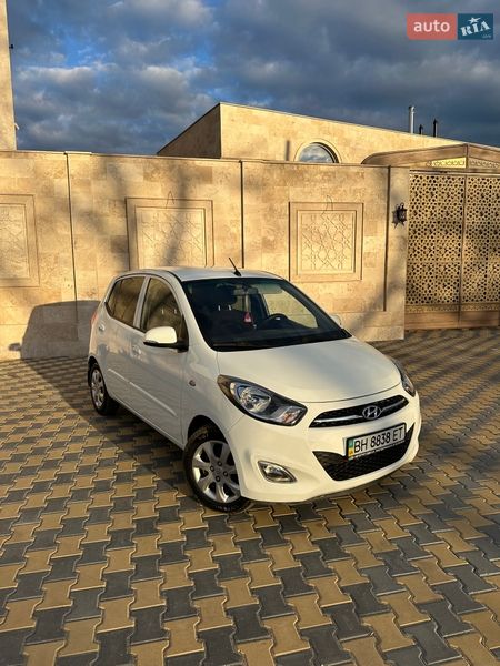 Хэтчбек Hyundai i10 2012 в Одессе