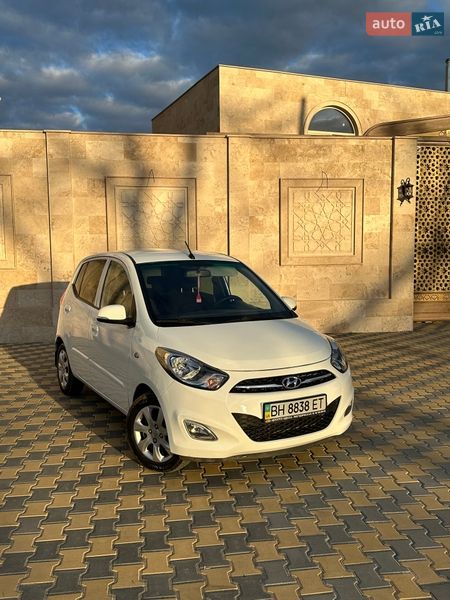 Хэтчбек Hyundai i10 2012 в Одессе