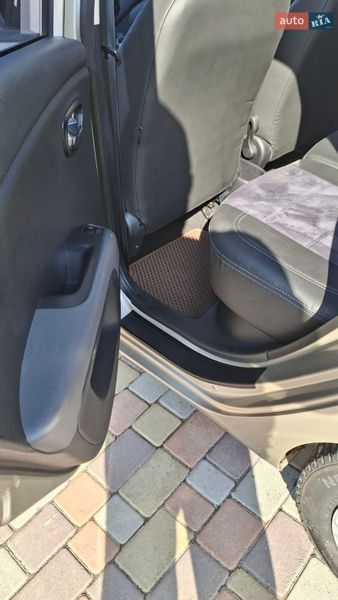 Хэтчбек Hyundai i10 2012 в Днепре