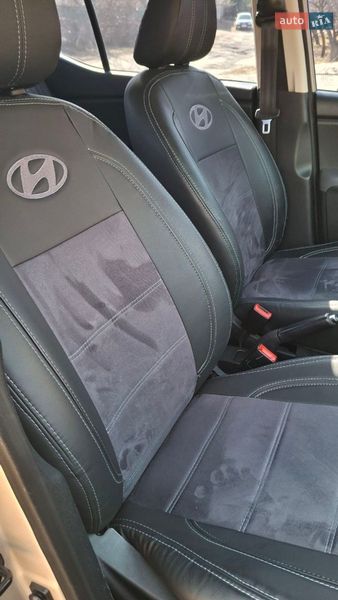 Хэтчбек Hyundai i10 2012 в Днепре