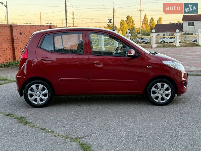 Хэтчбек Hyundai i10 2013 в Харькове