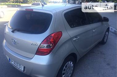 Хэтчбек Hyundai i20 2010 в Запорожье