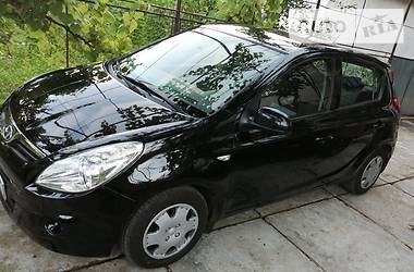 Хэтчбек Hyundai i20 2011 в Сваляве