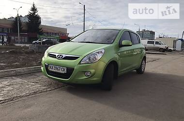 Седан Hyundai i20 2011 в Харькове