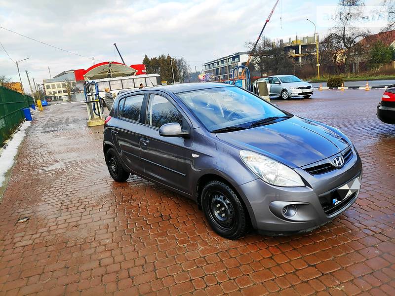 Хетчбек Hyundai i20 2011 в Мукачевому