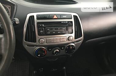 Хэтчбек Hyundai i20 2013 в 