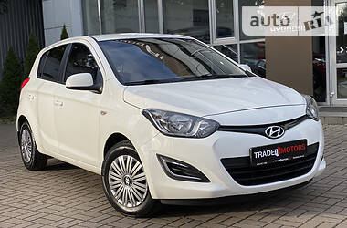 Хэтчбек Hyundai i20 2013 в Киеве