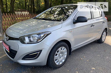 Хэтчбек Hyundai i20 2014 в Луцке