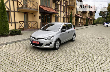 Хэтчбек Hyundai i20 2014 в Луцке