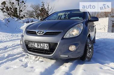 Хэтчбек Hyundai i20 2010 в Полтаве