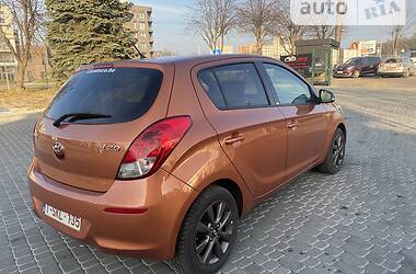 Хэтчбек Hyundai i20 2014 в Львове