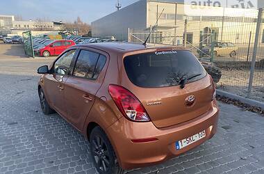 Хэтчбек Hyundai i20 2014 в Львове