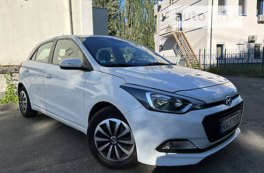 Хэтчбек Hyundai i20 2017 в Киеве