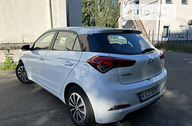 Хэтчбек Hyundai i20 2017 в Киеве